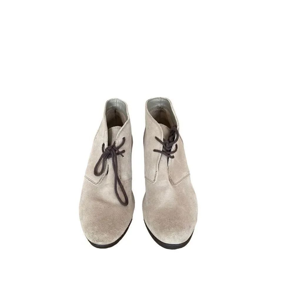 Crocs Womens Tan Closed Toe Leigh Lace Up Suede Wedge Heel Ankle Boots Size 9.5